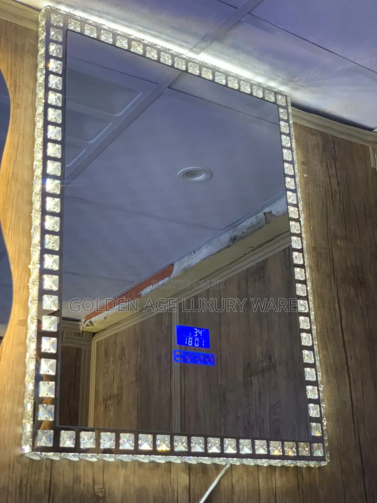 80x60 Crystal Mirror With Bluetooth and Three Lights