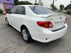 Toyota Corolla XLE 4dr Sedan (1.8L 4cyl 4A) 2009 White