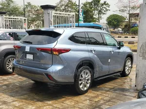 Toyota Highlander Limited AWD 2020 Blue