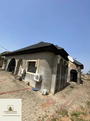 5bdrm Bungalow in Winners Way Ibadan, Basorun for sale