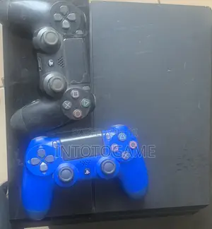 Ps4 Fat Console With Games 2 Pads