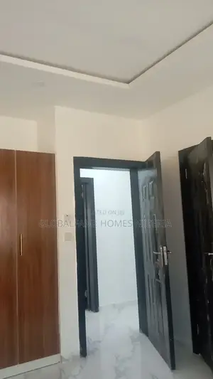 3bdrm Bungalow in Beachwood Park By for rent