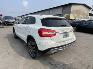 Mercedes-Benz GLA 250 2017 White
