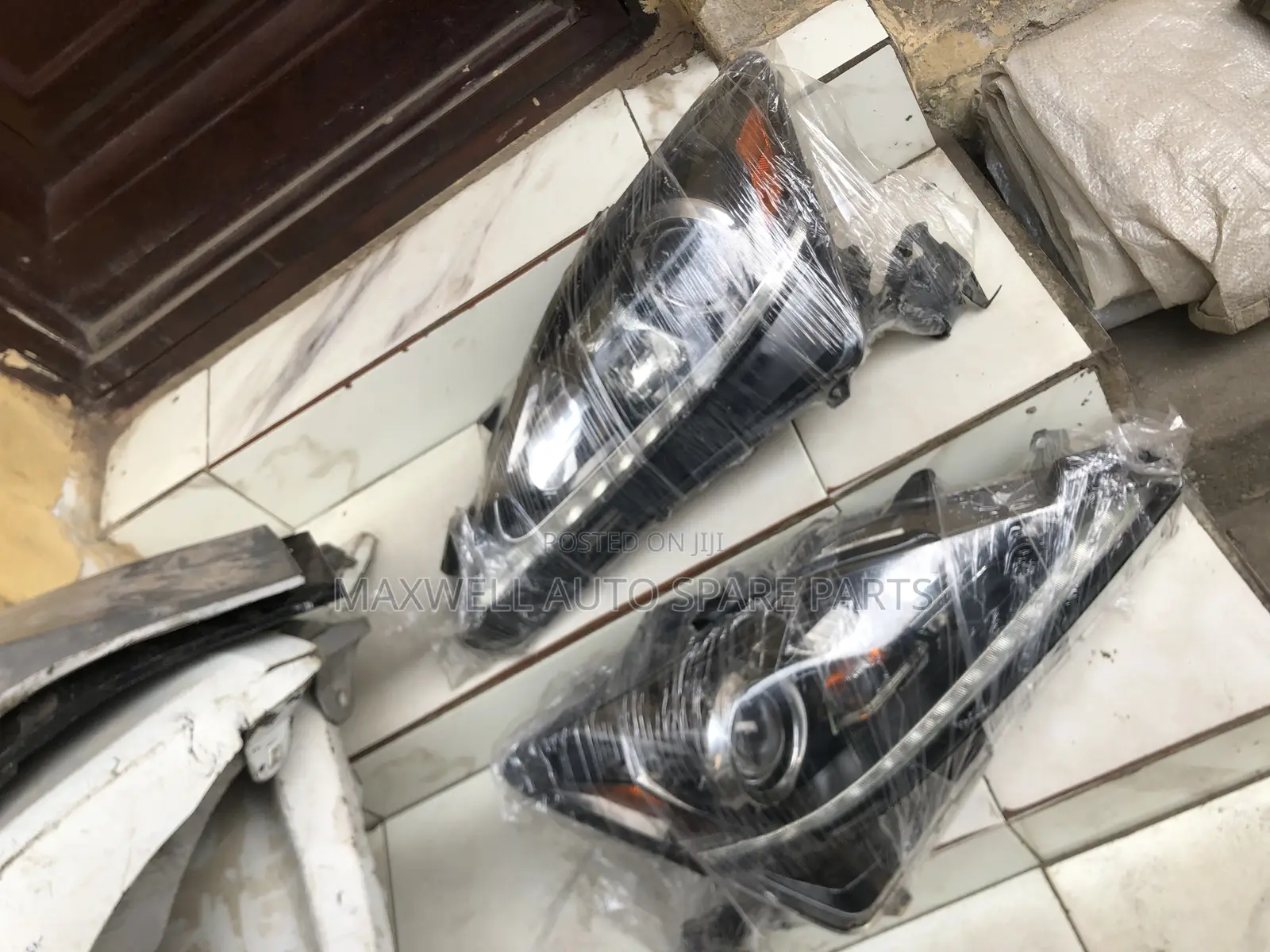 Headlight Lexus IS 250 Direct 2012 Available as Seen