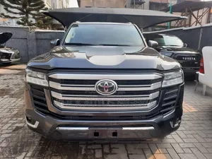 Toyota Land Cruiser 2025 Blue