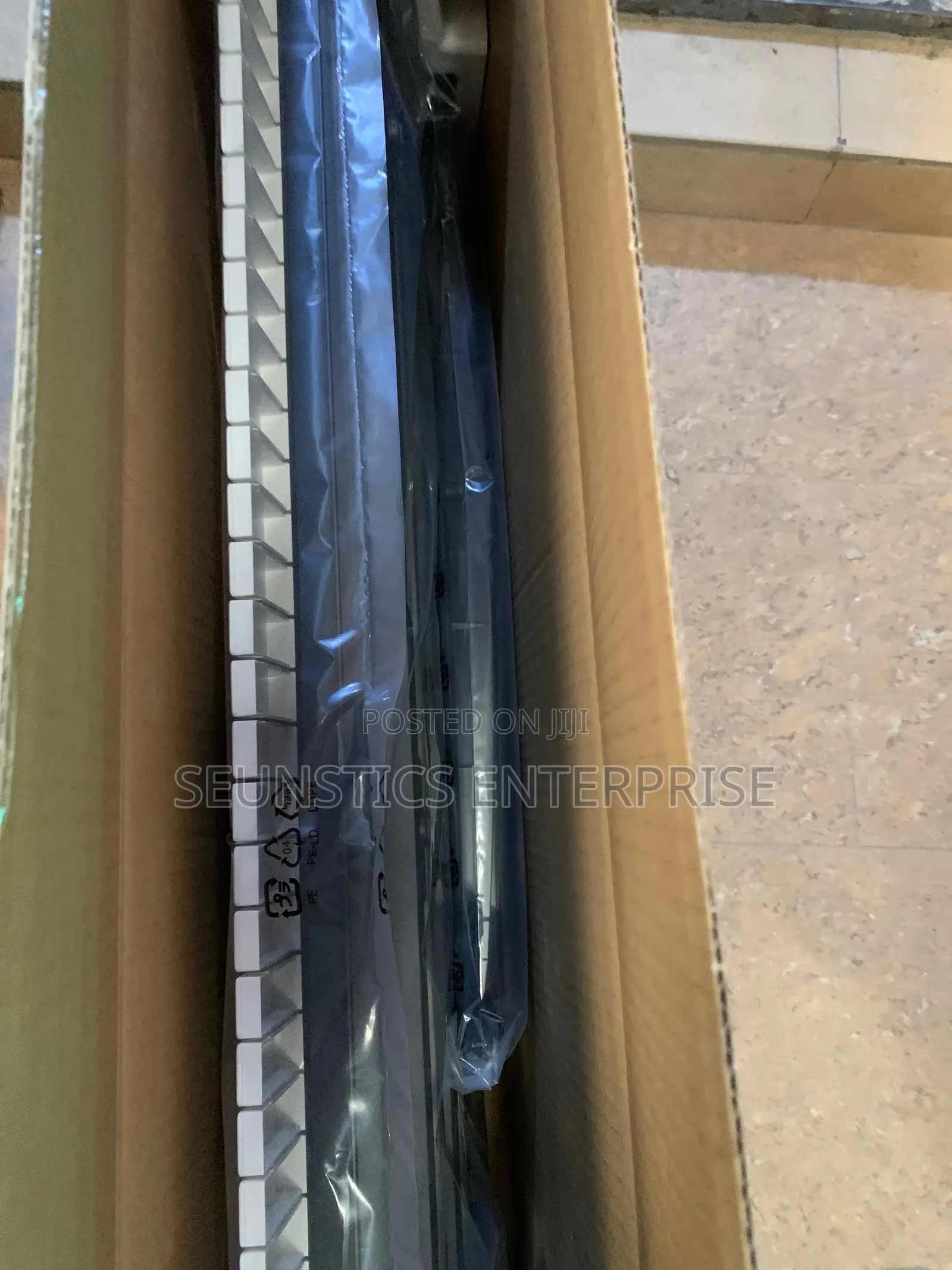 Quality Yamaha PSR E283 Keyboard (Piano)