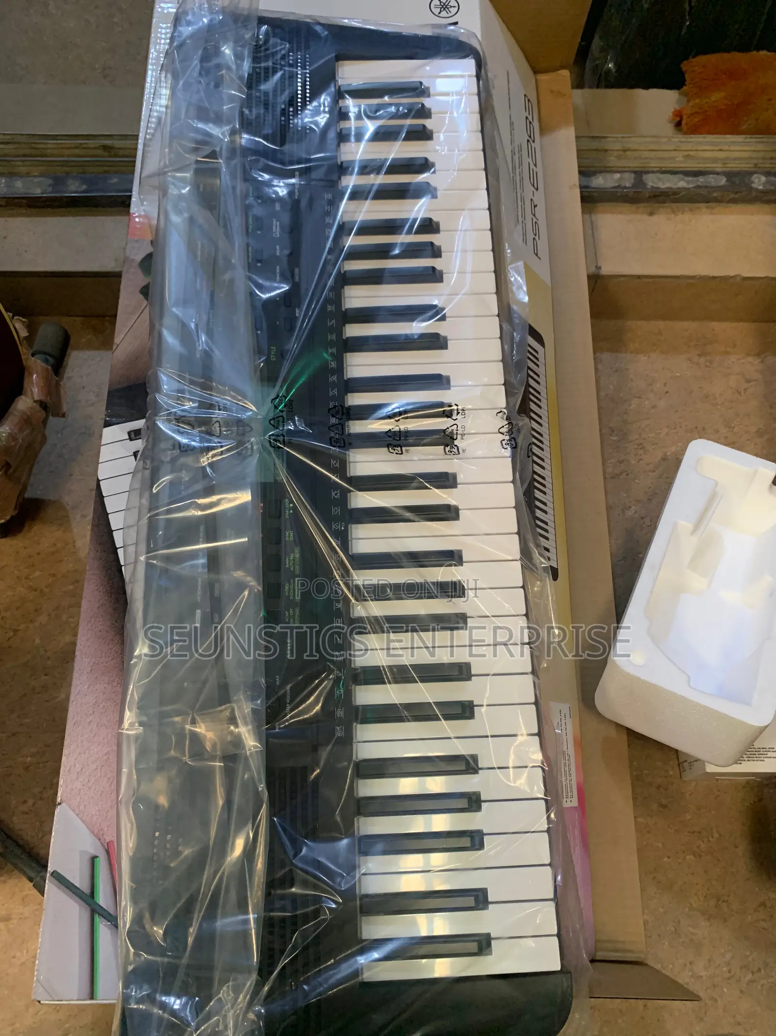 Quality Yamaha PSR E283 Keyboard (Piano)