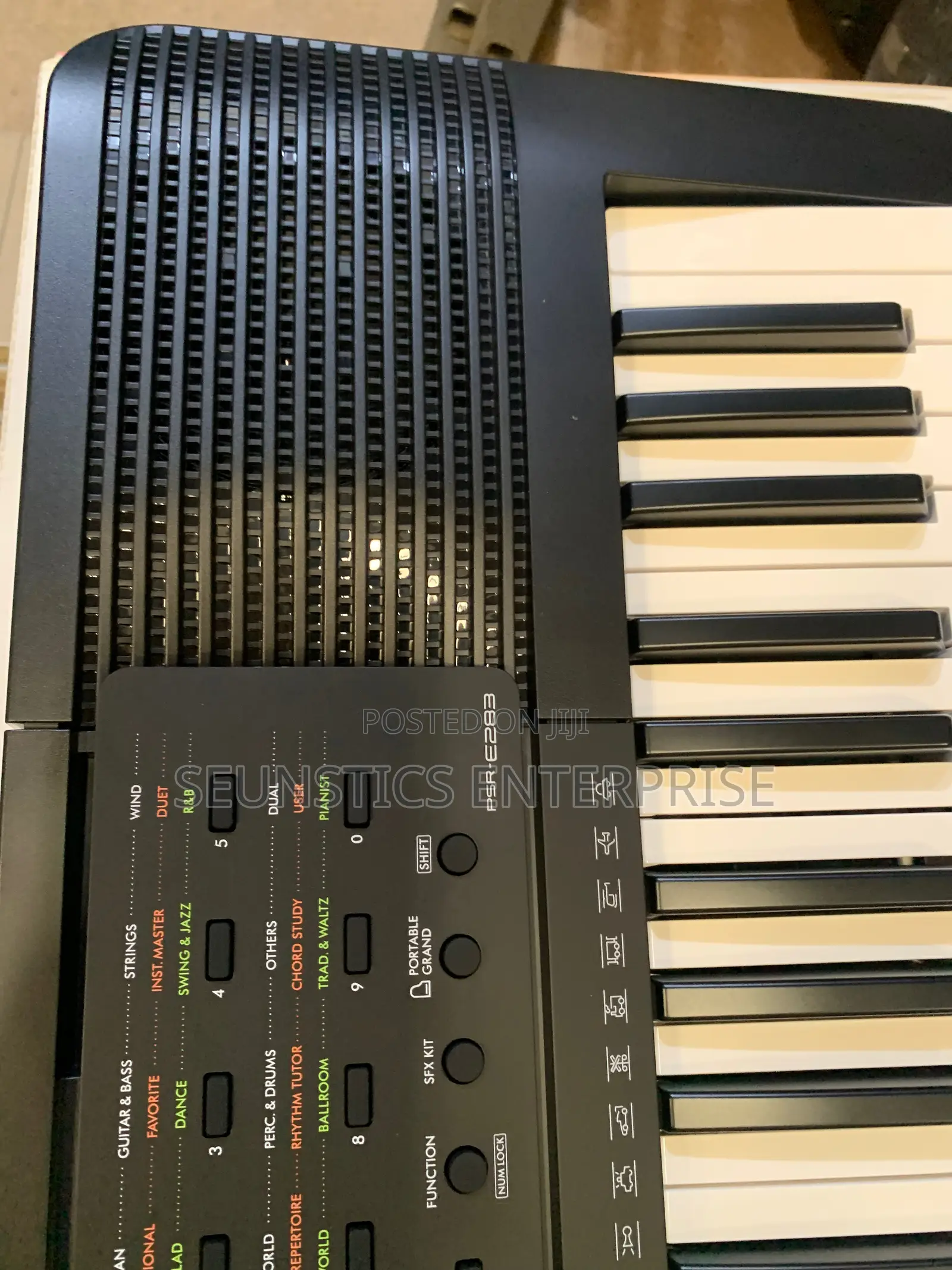 Quality Yamaha PSR E283 Keyboard (Piano)