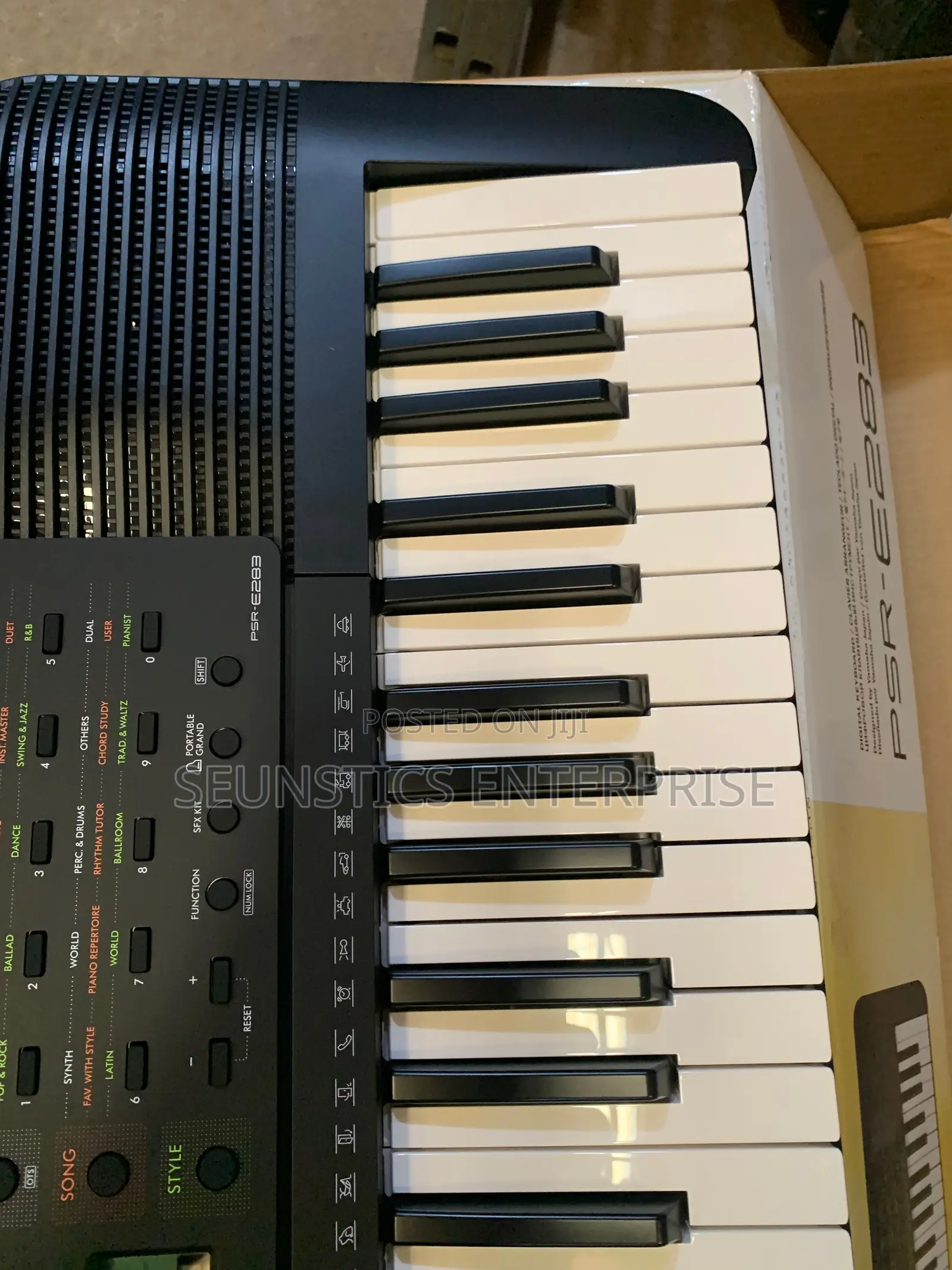 Quality Yamaha PSR E283 Keyboard (Piano)