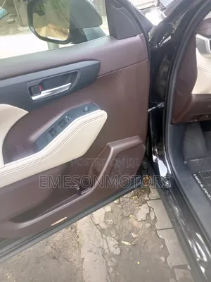 Toyota Highlander 2020 Brown
