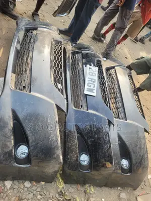Front Bumper Matrix 2010