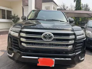 Toyota Land Cruiser 5.7 V8 VXR 2016 Black