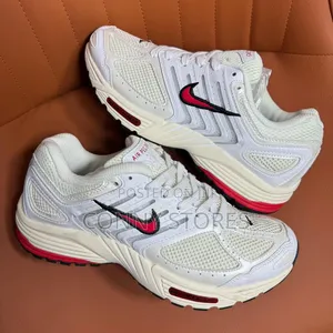Luxury White Nike Air Zoom “Pegasus 2005