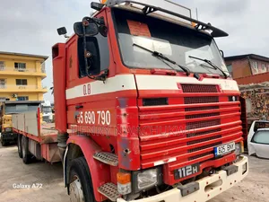 Foreign Used Scania 112 Sided Truck 27fts 10tyres 2000 Red