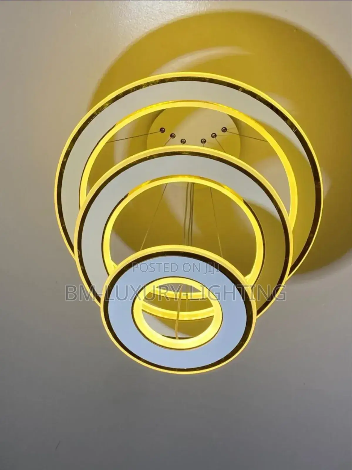 3 Ring White Gold Chandelier