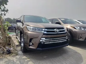 Toyota Highlander 2018 Brown