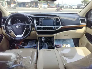 Toyota Highlander 2018 Brown