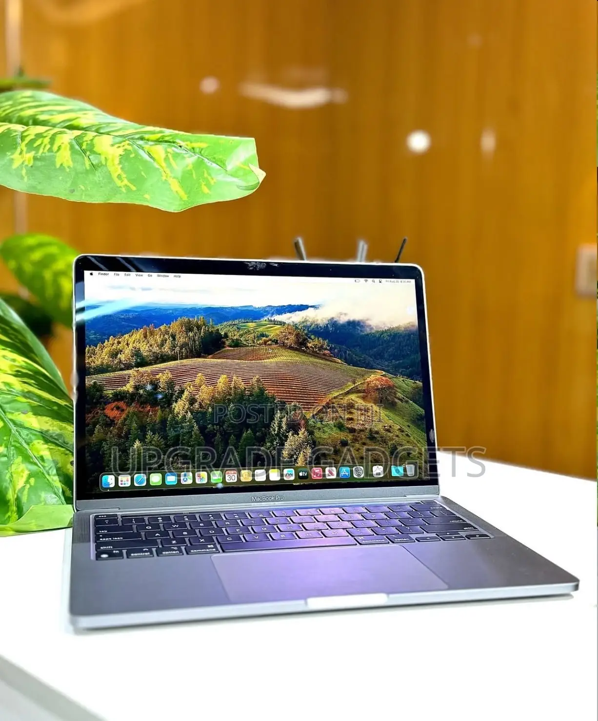 Laptop Apple MacBook Pro 2020 M1 8GB Intel Core I5 SSD 512GB