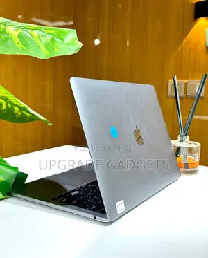 Laptop Apple MacBook Pro 2020 M1 8GB Intel Core I5 SSD 512GB