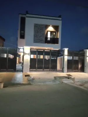 4bdrm Duplex in Surulere for sale