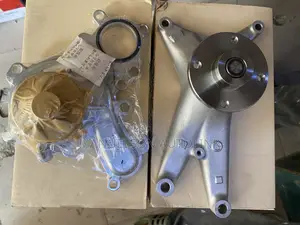 Water Pump for 3UR Engine LANDCRUISER V8