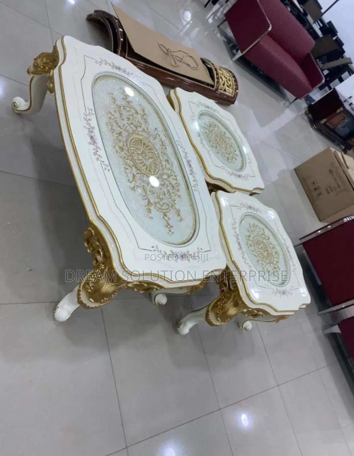 Royal Center Table