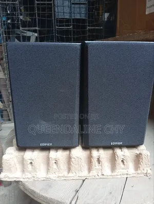 Edifier Studio Monitor