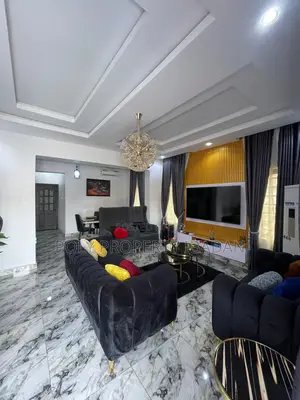 3bedroom Shortlet Apartment in Lere Adigun Gra