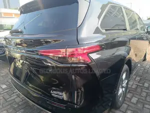 New Toyota Sienna 2025 Black