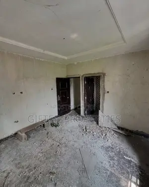 2bdrm Block of Flats in Sars Rd Ph, Port-Harcourt for sale