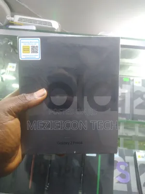 New Samsung Galaxy Z Fold4 256 GB Silver
