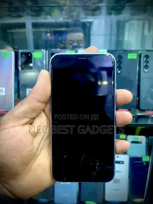 Apple iPhone XR 128 GB White