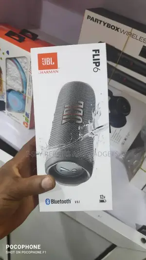 Photo - JBL Flip 6 Portable Bluetooth Speaker
