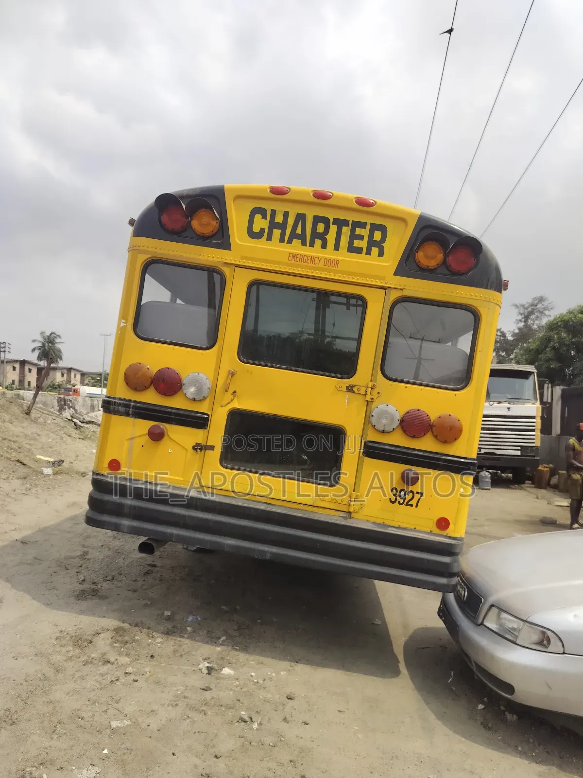 Bus 2020 Yellow