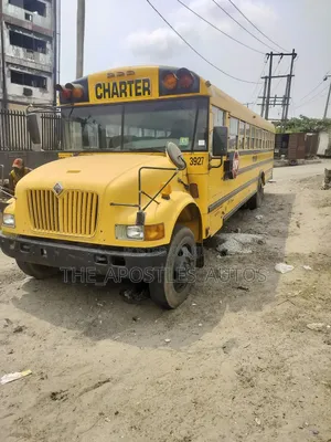 Bus 2020 Yellow