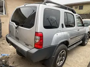 Nissan Xterra Automatic 2005 Silver