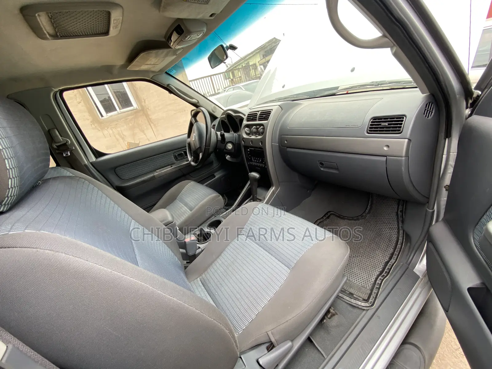 Nissan Xterra Automatic 2005 Silver