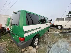 Volkswagen Transporter 2004 Green