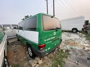Volkswagen Transporter 2004 Green