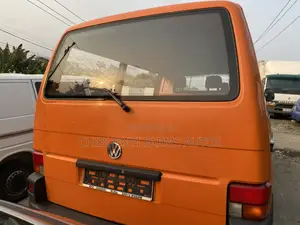 Volkswagen Transporter 2002 Orange