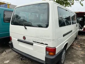 Volkswagen Transporter 2004 White