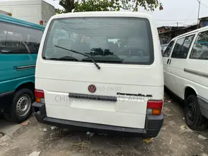 Volkswagen Transporter 2004 White