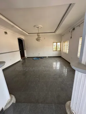 Photo - 4bdrm Bungalow in In An Estate Around for rent