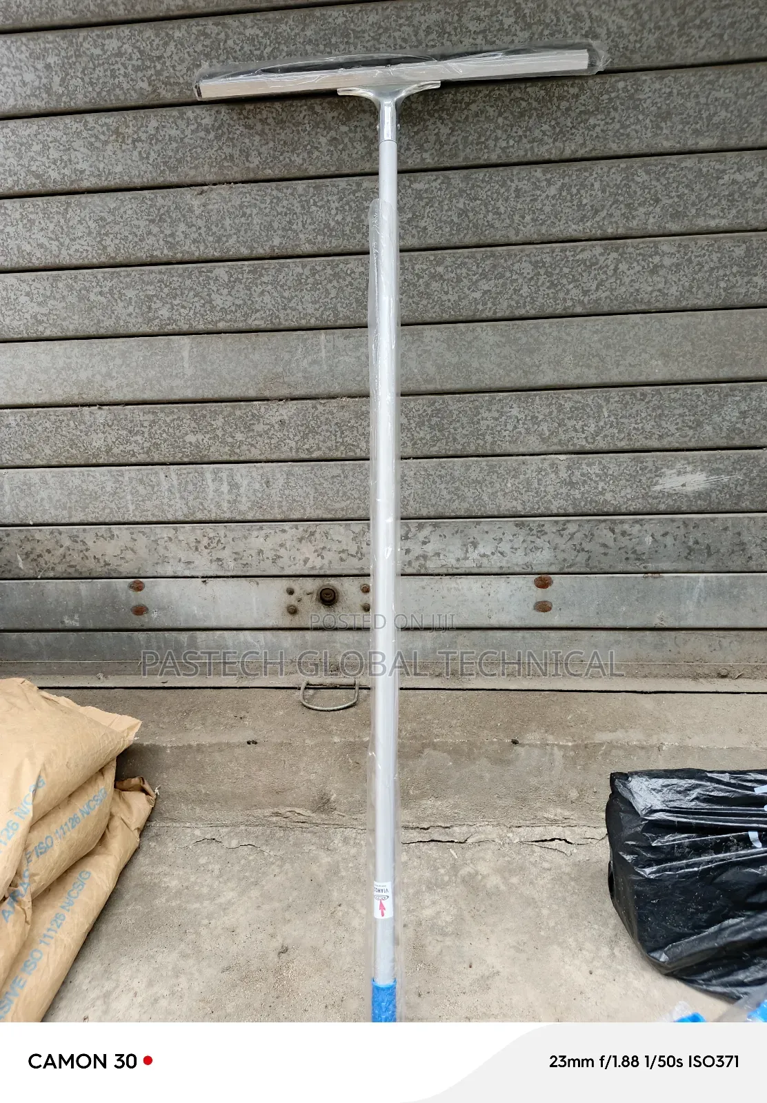 24" Floor Squeegee, Neoprene Rubber, Straight Blade
