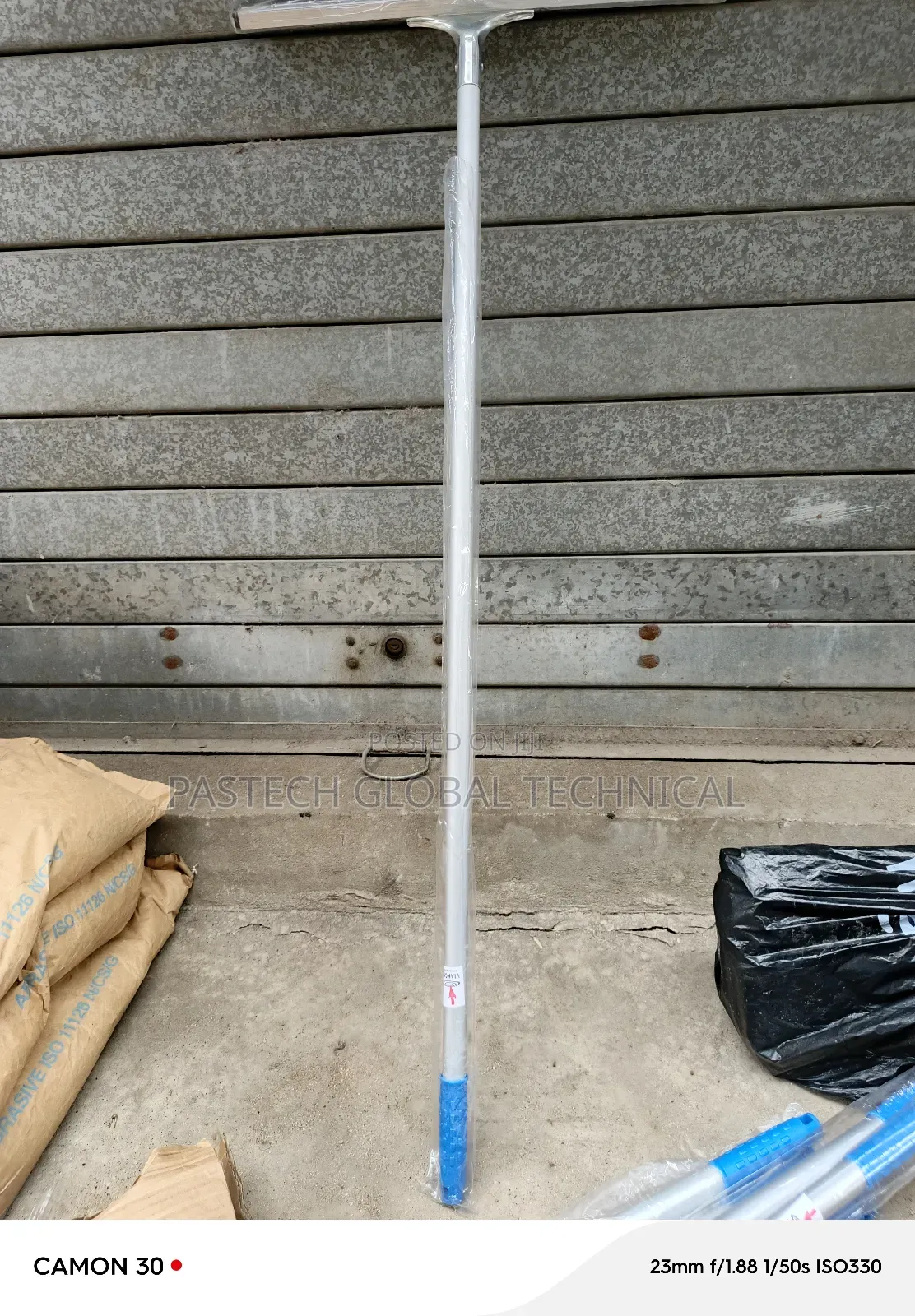 24" Floor Squeegee, Neoprene Rubber, Straight Blade