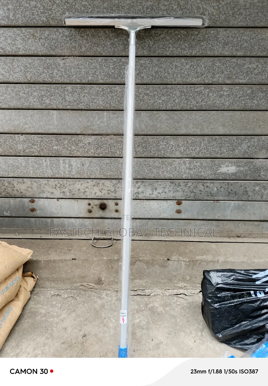 24" Floor Squeegee, Neoprene Rubber, Straight Blade
