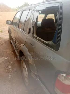 Pathfinder 2005 Rear Vent Glass Available We Deliver