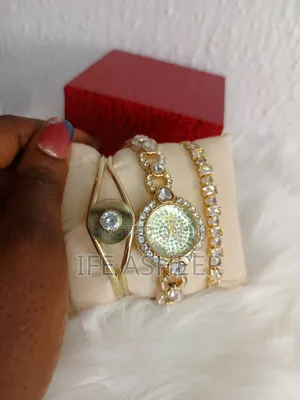 Ladies Luxury Iced Wristwatch With 2 Bracelets - 001