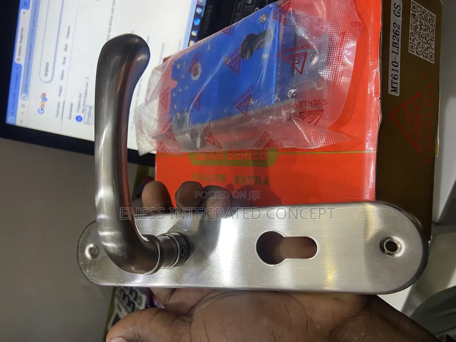 Everleo Small Door Lock Design