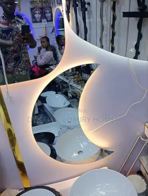Photo - Led Sensor Mirror Half Moon With Three Lights